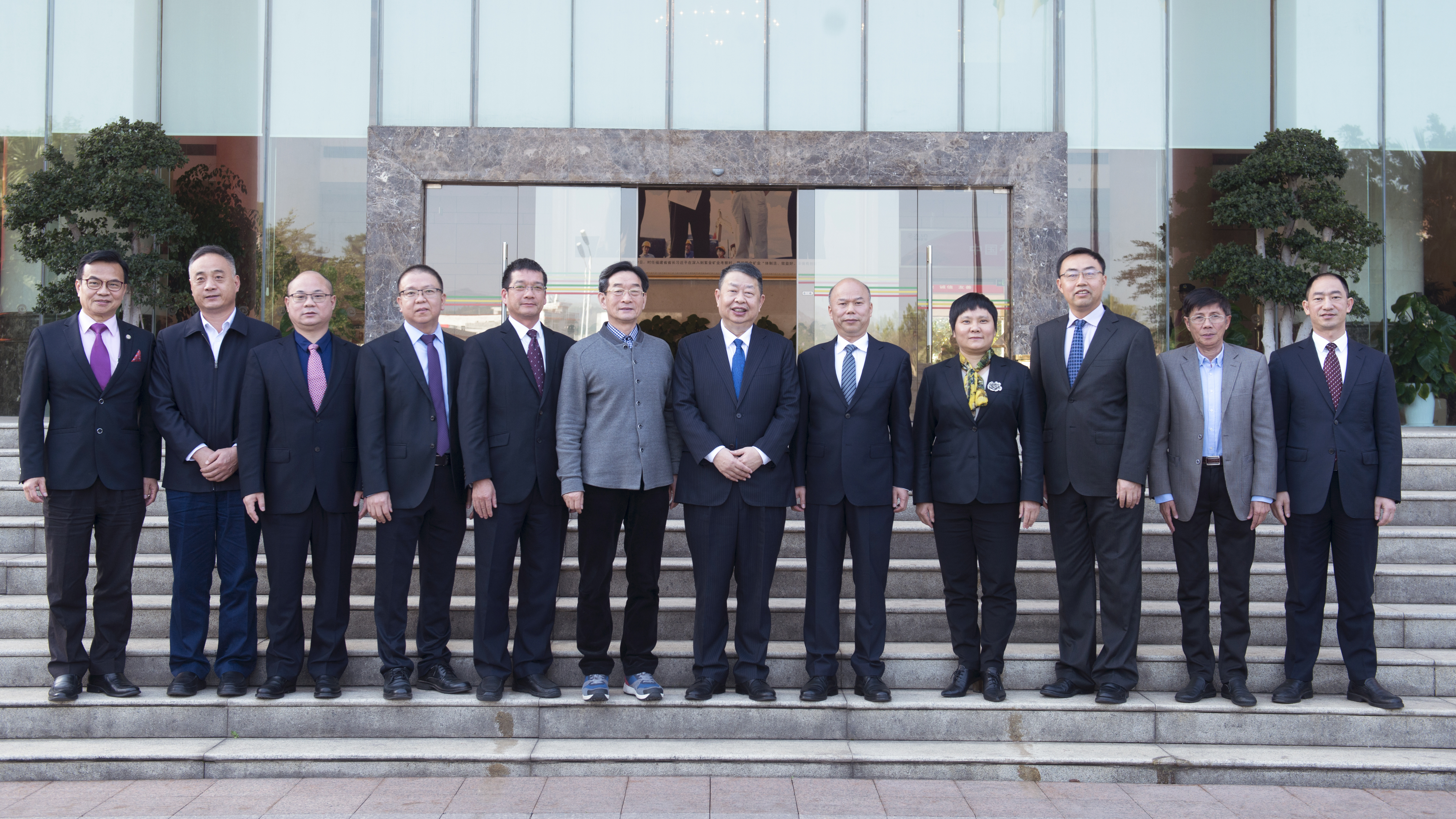 紫金矿业董监高换届 陈景河当选董事长 邹来昌任总裁 林水清当选监事会主席